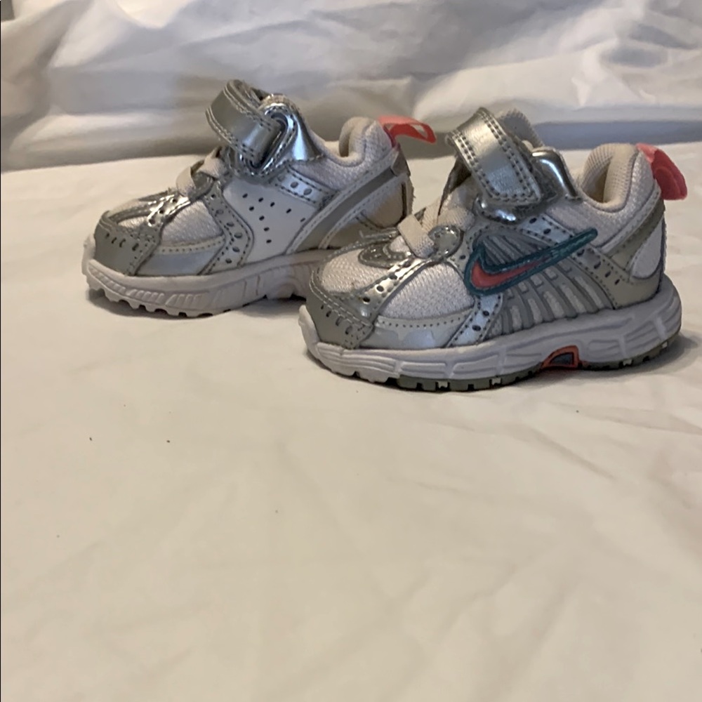 Nike Silver Sneakers with Velcro Closure and Textured Soles